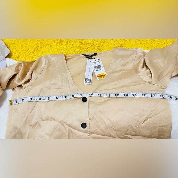 Sanctuary size XS Elegant Beige Button-Up Blouse - Picture 3 of 6
